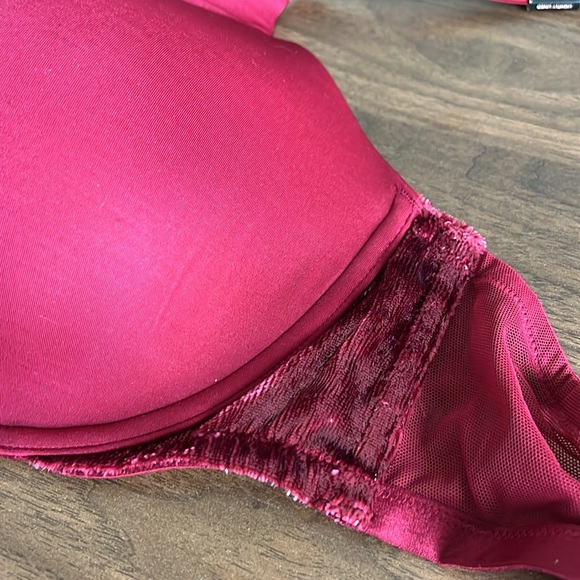NWT Victoria’s Secret Bra 38D - Picture 6 of 6